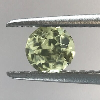 0.45ct Round Brilliant Cut Sapphire 0.45ct Round Brilliant Cut Sapphire
