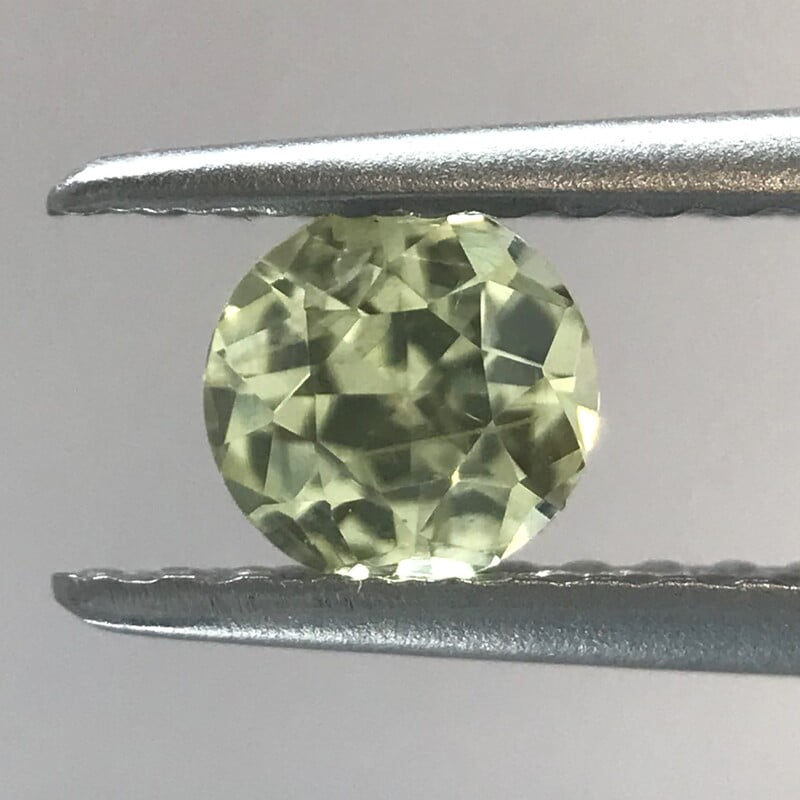 0.45ct Round Brilliant Cut Sapphire 0.45ct Round Brilliant Cut Sapphire