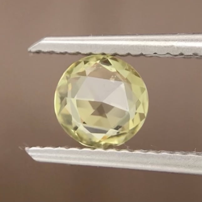 0.72ct Round Rose Cut Sapphire 0.72ct Round Rose Cut Sapphire