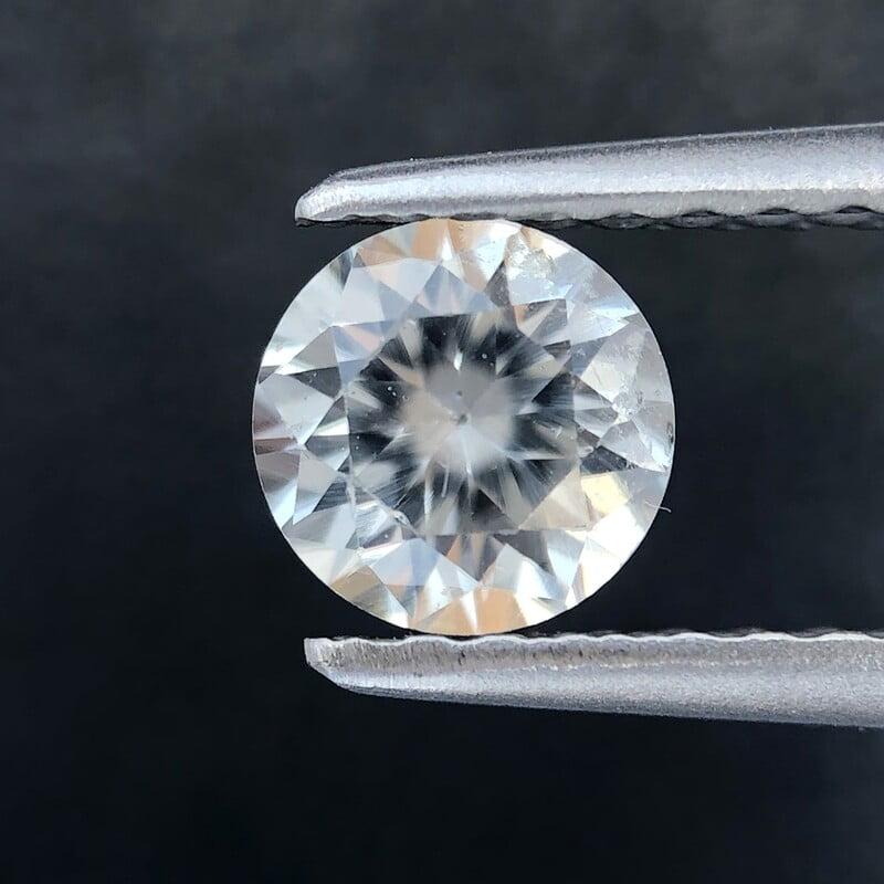 0.59ct Round Brilliant Cut Sapphire 0.59ct Round Brilliant Cut Sapphire