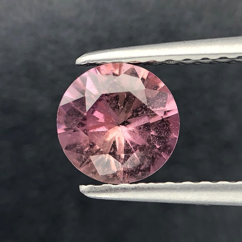 0.93ct Round Brilliant Cut Sapphire 0.93ct Round Brilliant Cut Sapphire