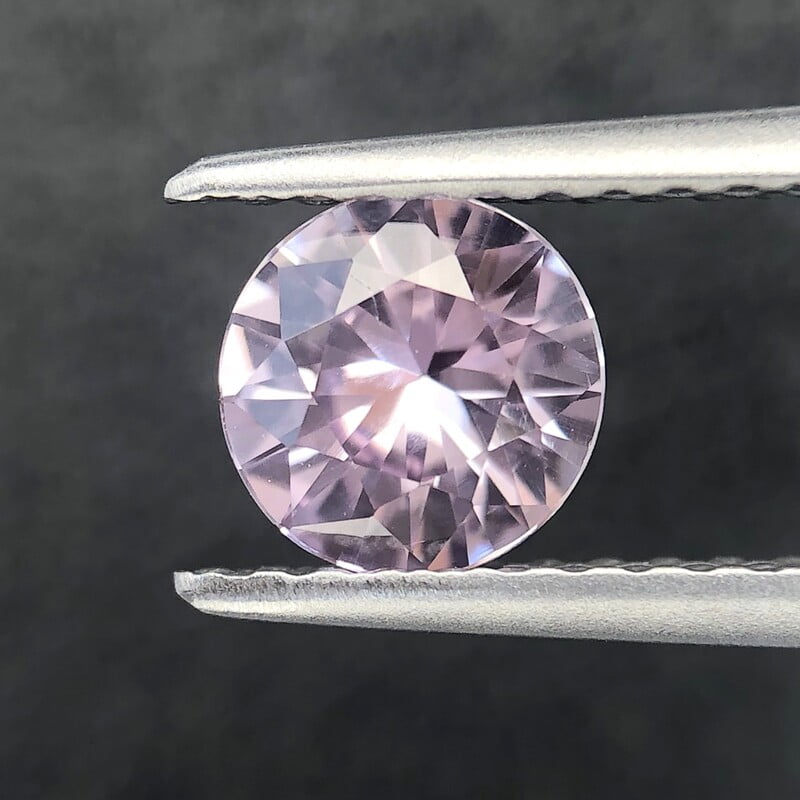 0.70ct Round Brilliant Cut Sapphire 0.70ct Round Brilliant Cut Sapphire