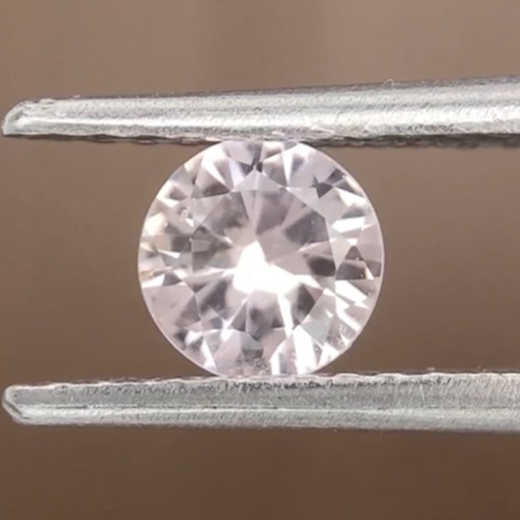 0.70ct Round Brilliant Cut Sapphire 0.70ct Round Brilliant Cut Sapphire