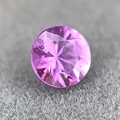0.45ct Round Brilliant Cut Sapphire 0.45ct Round Brilliant Cut Sapphire
