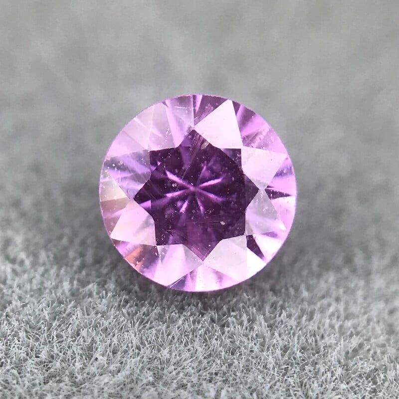 0.45ct Round Brilliant Cut Sapphire 0.45ct Round Brilliant Cut Sapphire