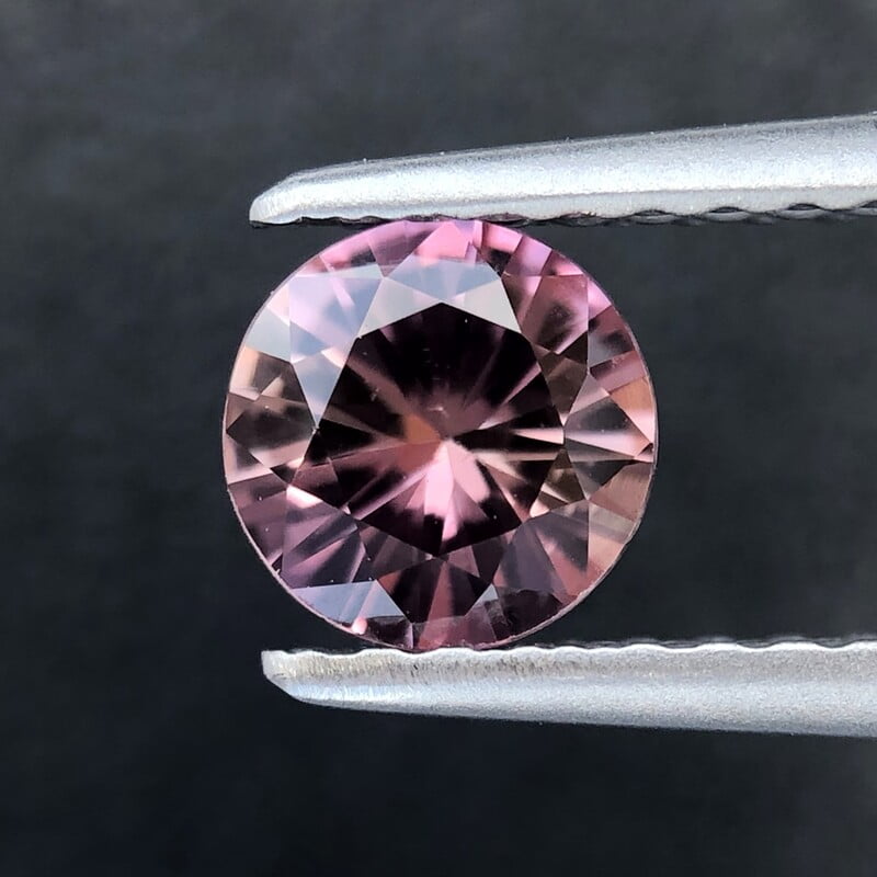 0.57ct Round Brilliant Cut Sapphire 0.57ct Round Brilliant Cut Sapphire