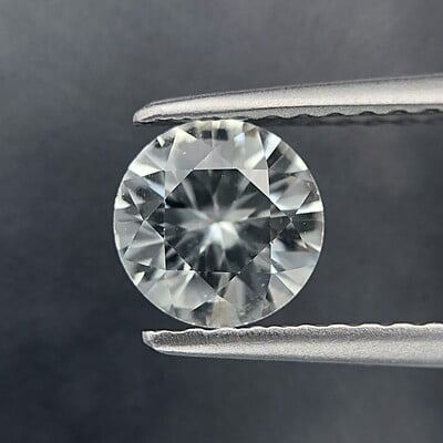 0.92ct Round Brilliant Cut Sapphire