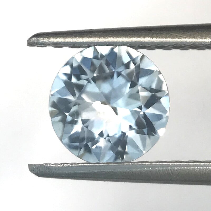 0.96ct Round Brilliant Cut Sapphire 0.96ct Round Brilliant Cut Sapphire