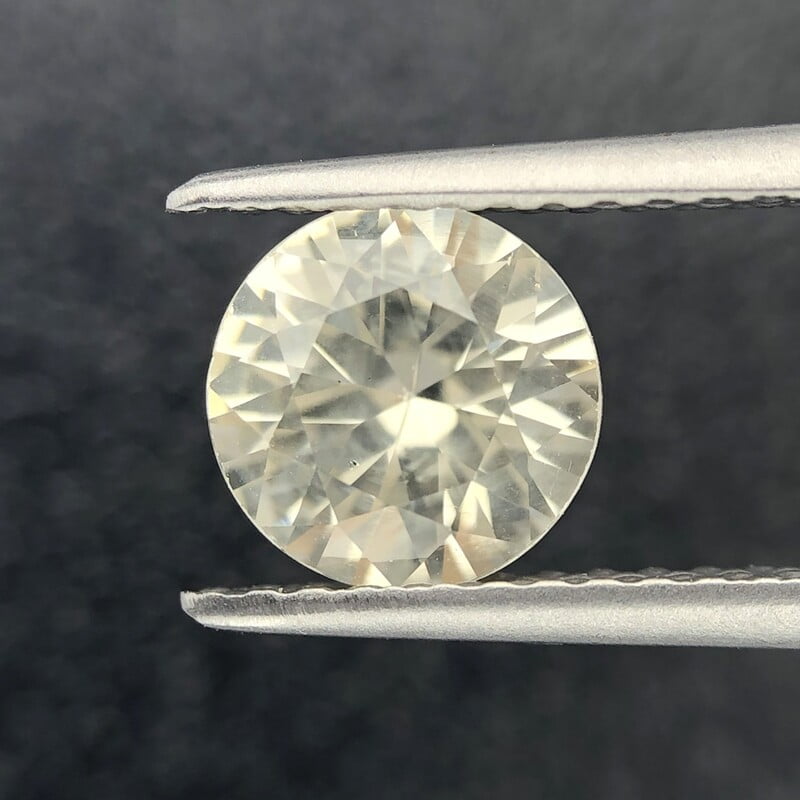 1.26ct Round Brilliant Cut Sapphire 1.26ct Round Brilliant Cut Sapphire