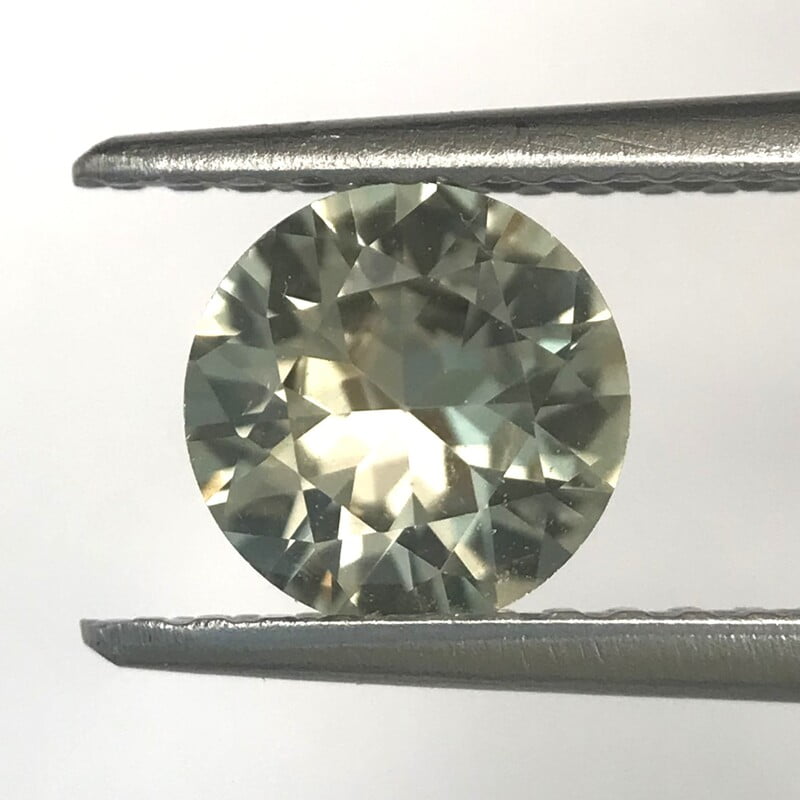 0.88ct Round Brilliant Cut Sapphire 0.88ct Round Brilliant Cut Sapphire