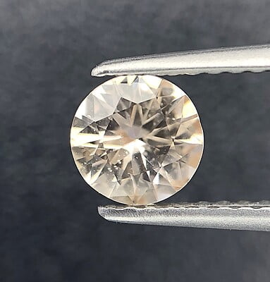 0.77ct Round Brilliant Cut Sapphire 0.77ct Round Brilliant Cut Sapphire