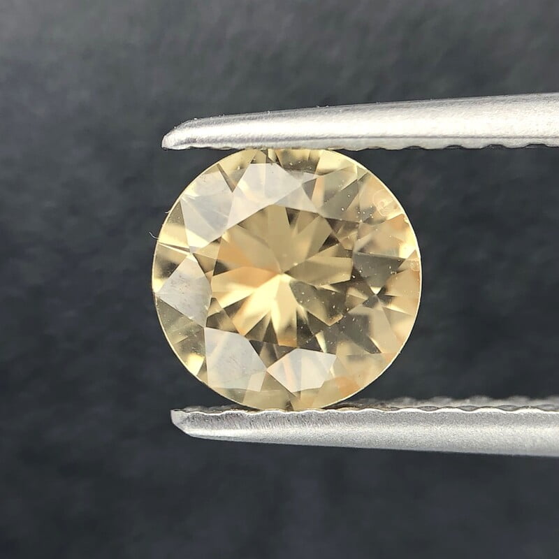 0.93ct Round Brilliant Cut Sapphire 0.93ct Round Brilliant Cut Sapphire