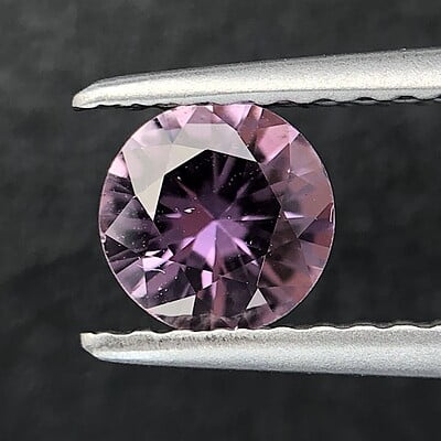 0.57ct Round Brilliant Cut Sapphire 0.57ct Round Brilliant Cut Sapphire