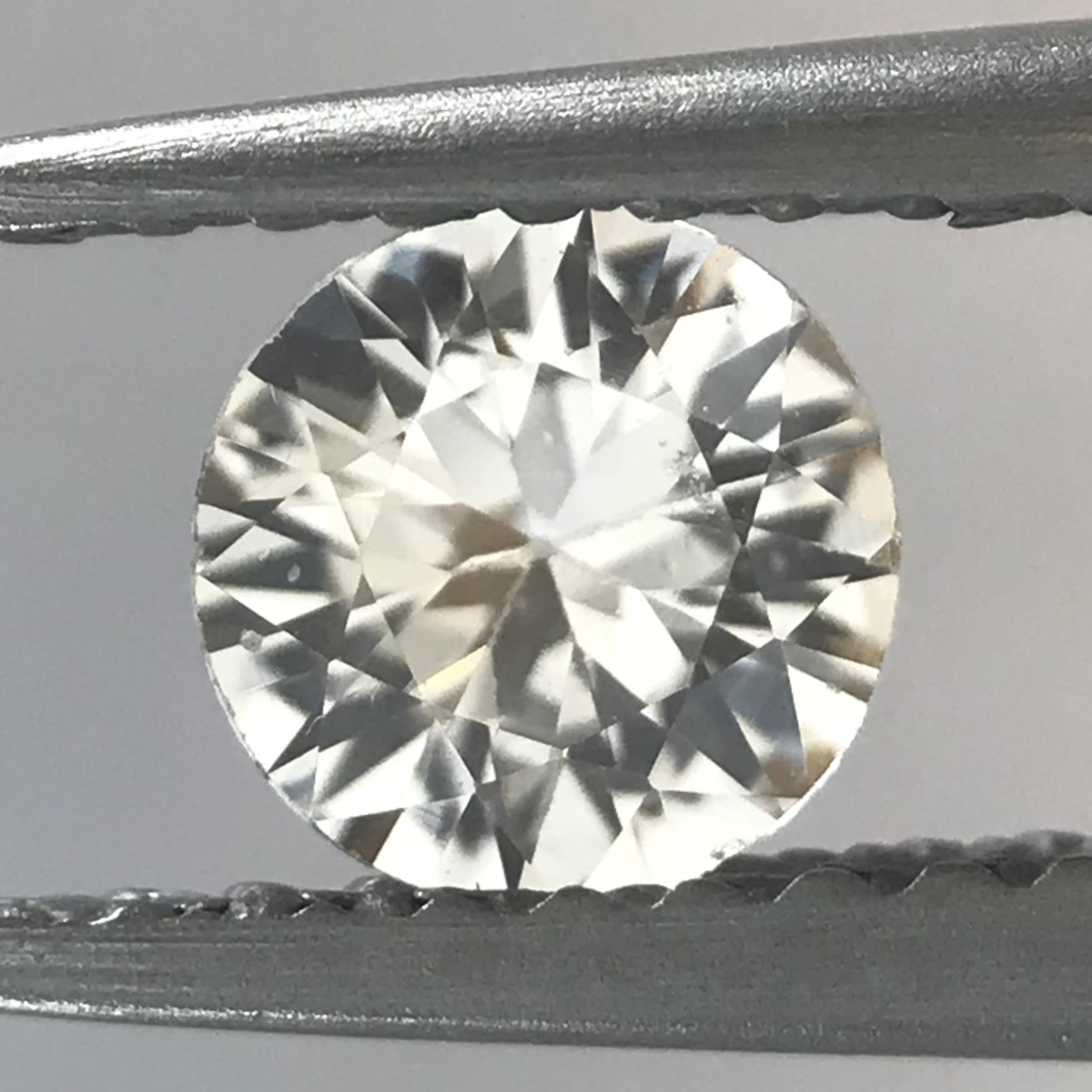 0.47ct Round Brilliant Cut Sapphire
