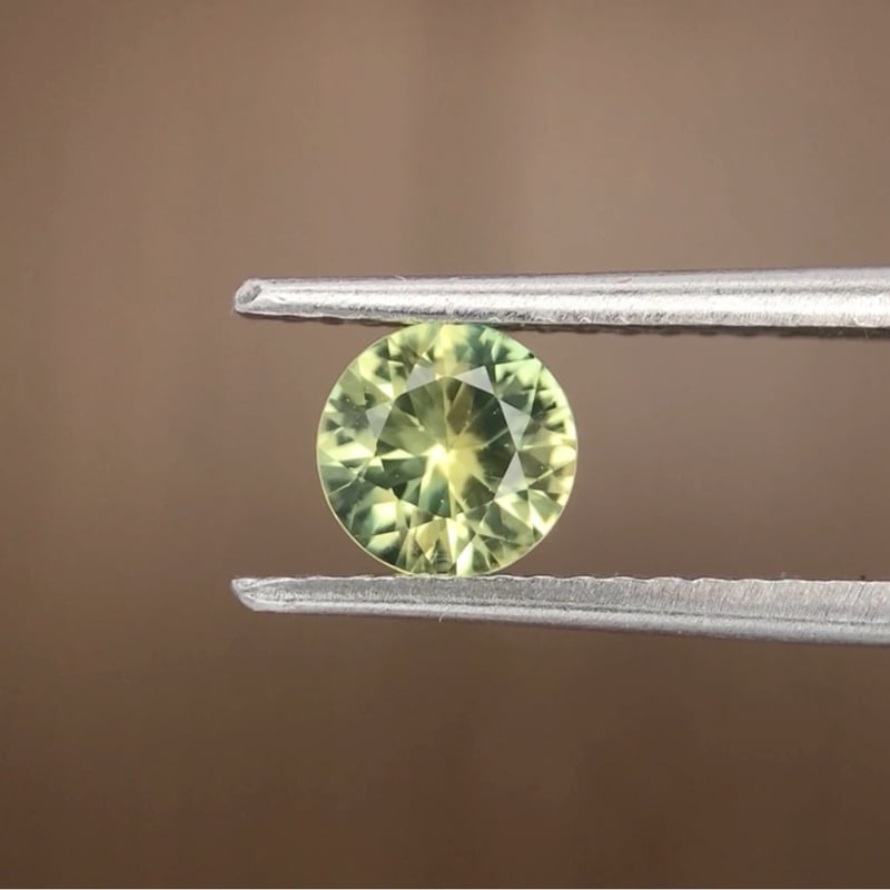 0.87ct Round Brilliant Cut Sapphire 0.87ct Round Brilliant Cut Sapphire