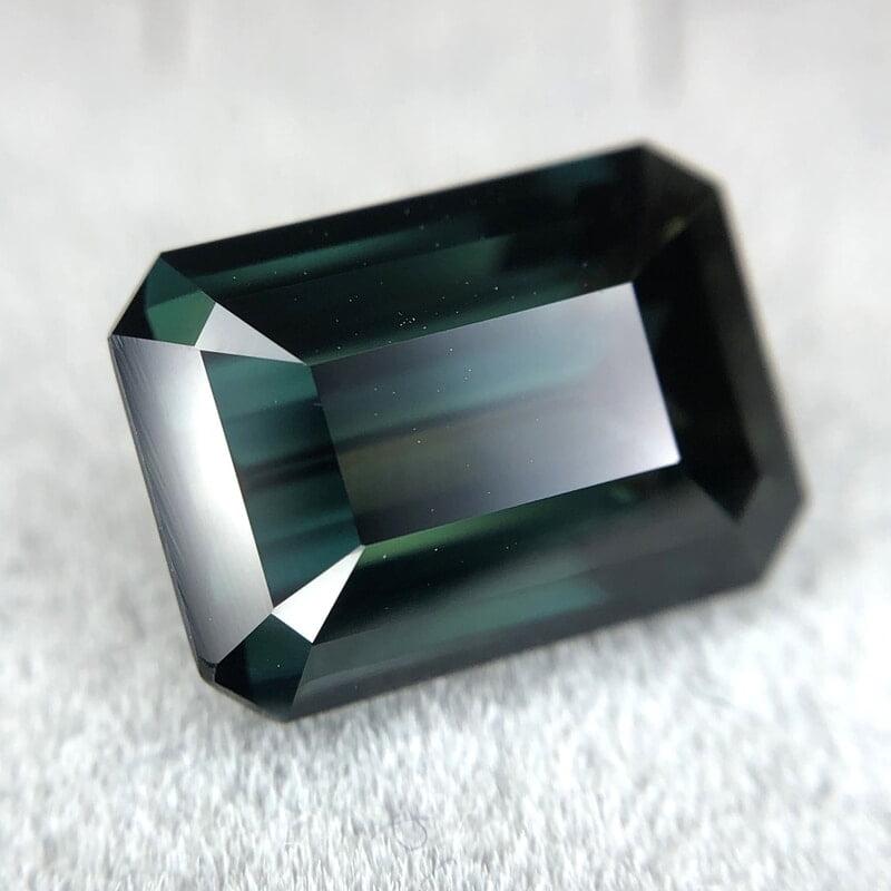 4.91ct Octagon Step Cut Sapphire 4.91ct Octagon Step Cut Sapphire