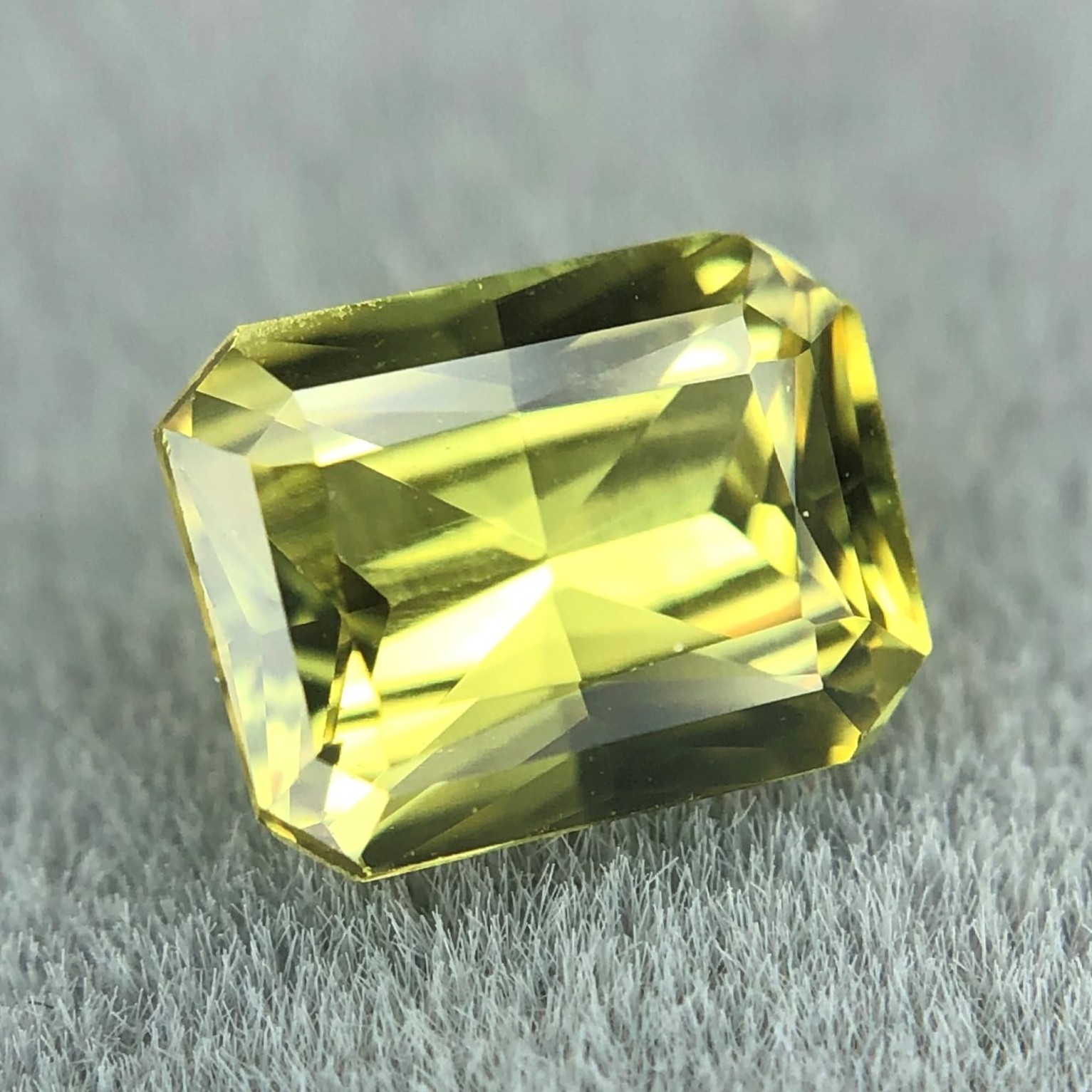 0.79ct Radiant Brilliant Cut Sapphire 0.79ct Radiant Brilliant Cut Sapphire