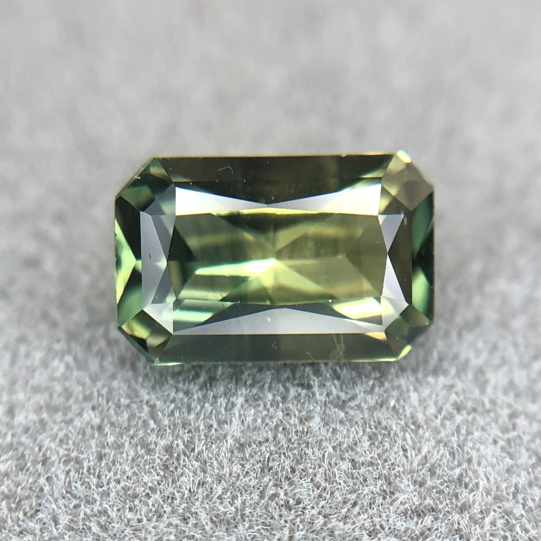 0.81ct Radiant Brilliant Cut Sapphire 0.81ct Radiant Brilliant Cut Sapphire