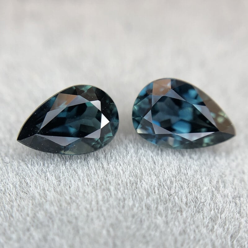 1.27tcw Pear Mixed Cut Sapphire Pair 1.27tcw Pear Mixed Cut Sapphire Pair