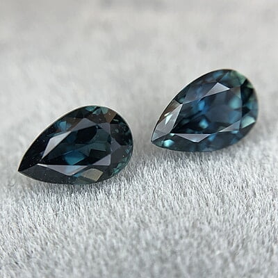 1.27tcw Pear Mixed Cut Sapphire Pair 1.27tcw Pear Mixed Cut Sapphire Pair