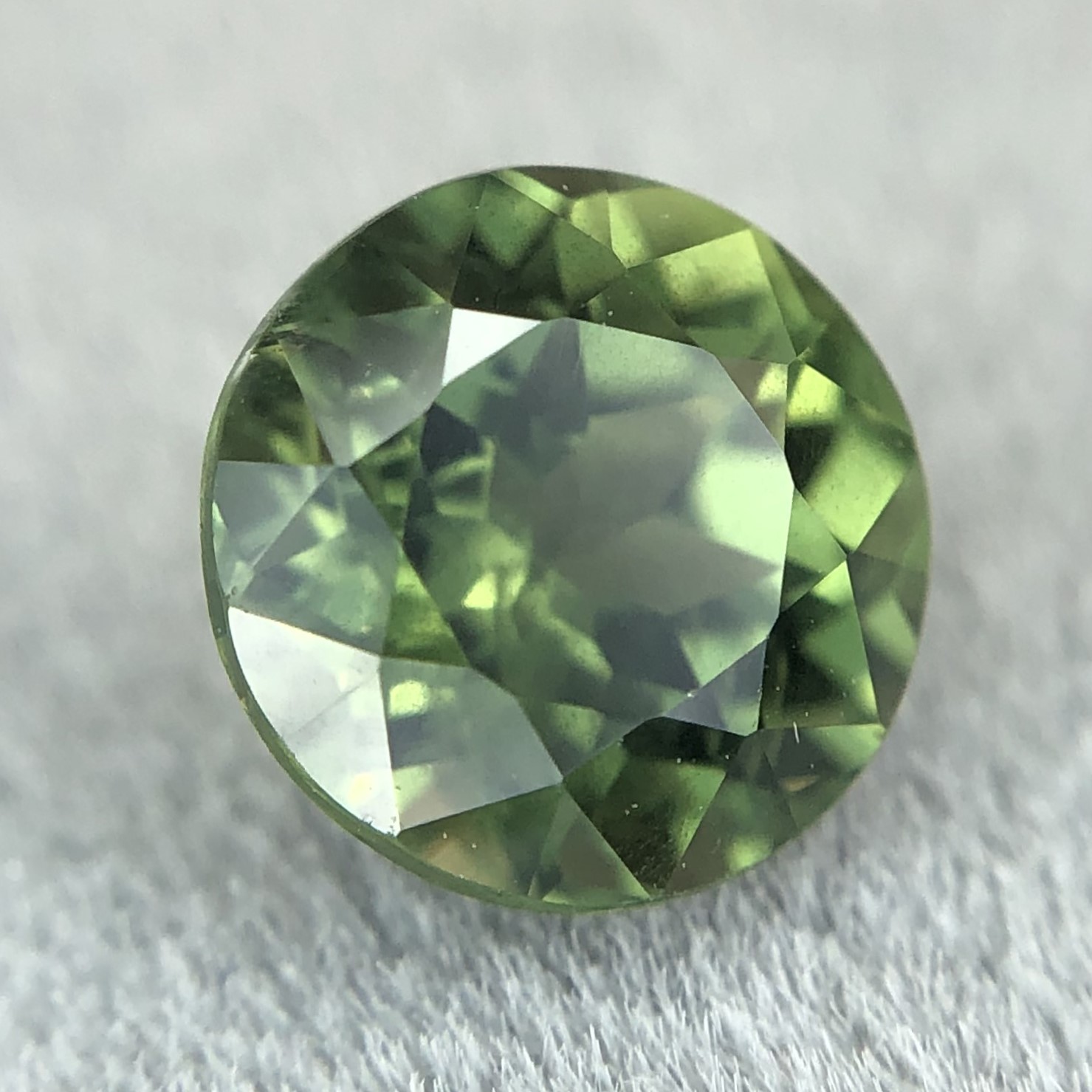 1.48ct Round Brilliant Cut Sapphire 1.48ct Round Brilliant Cut Sapphire