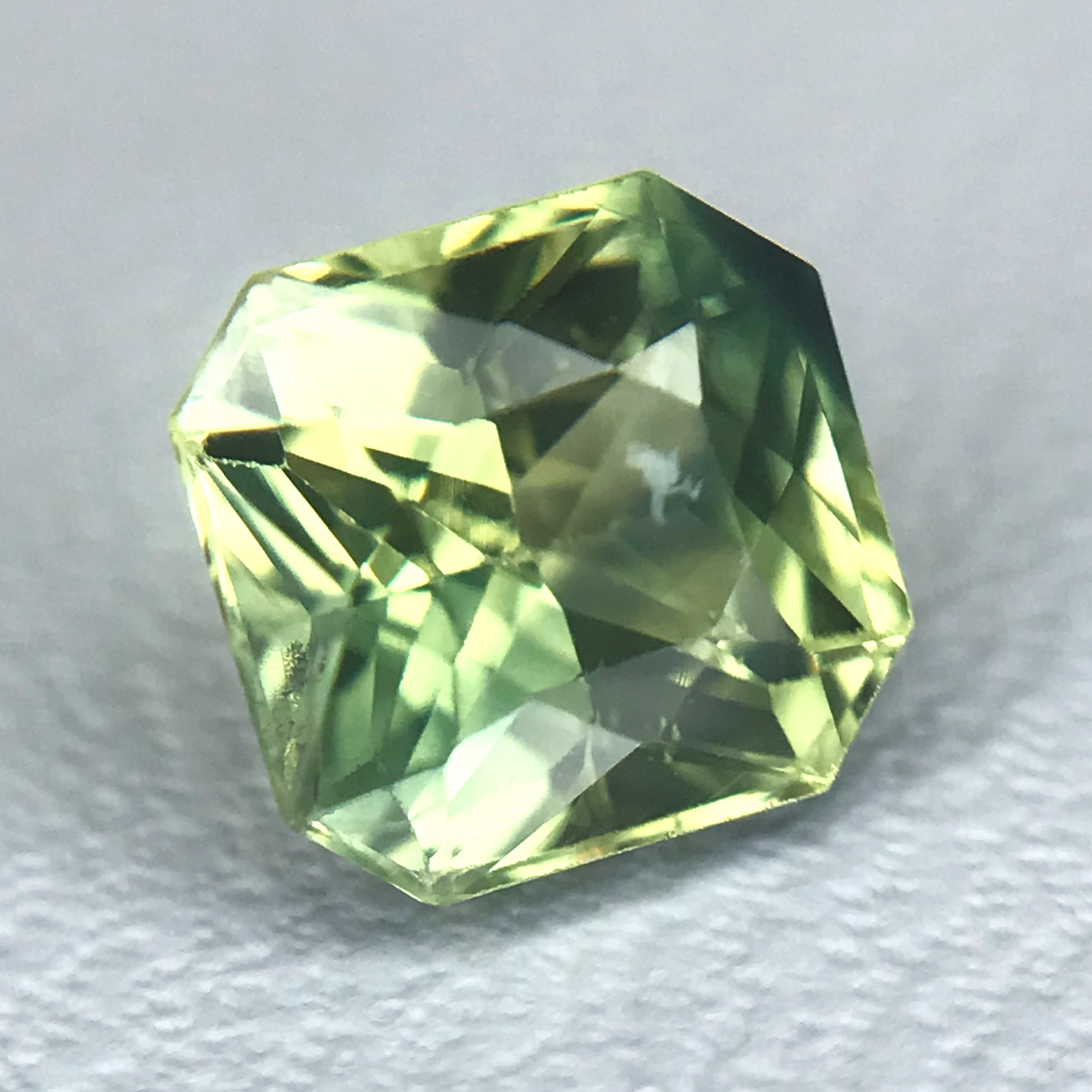 0.95ct Radiant Brilliant Cut Sapphire 0.95ct Radiant Brilliant Cut Sapphire