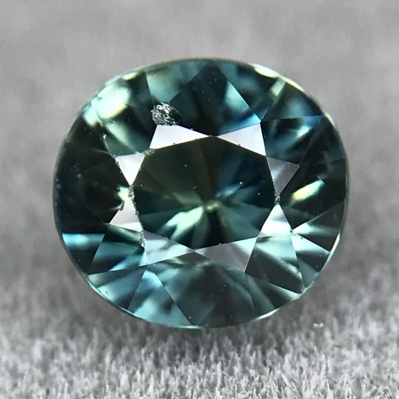 0.90ct Oval Brilliant Cut Sapphire 0.90ct Oval Brilliant Cut Sapphire