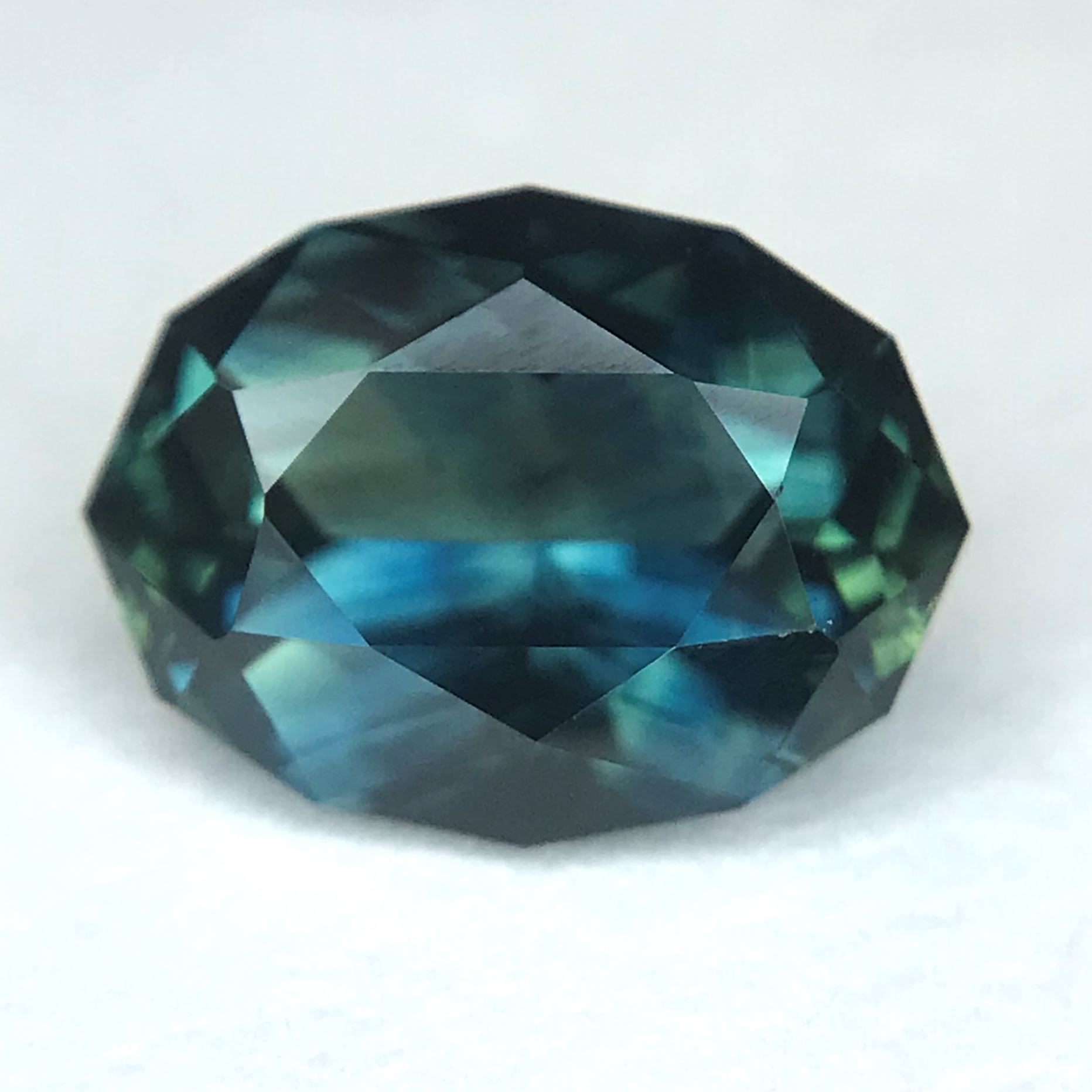 1.18ct Oval Brilliant Cut Sapphire 1.18ct Oval Brilliant Cut Sapphire