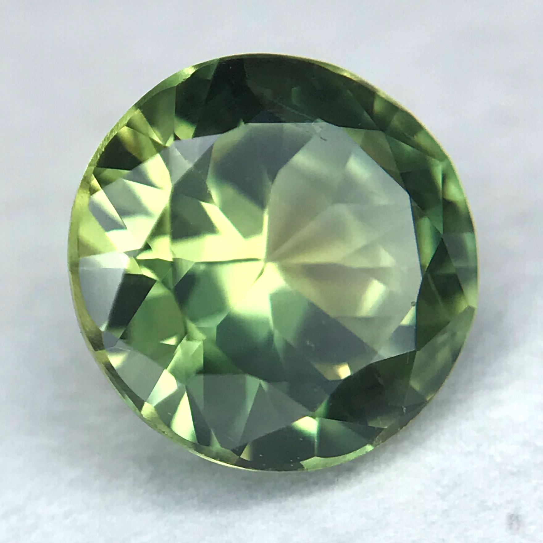 1.35ct Round Brilliant Cut Sapphire 1.35ct Round Brilliant Cut Sapphire