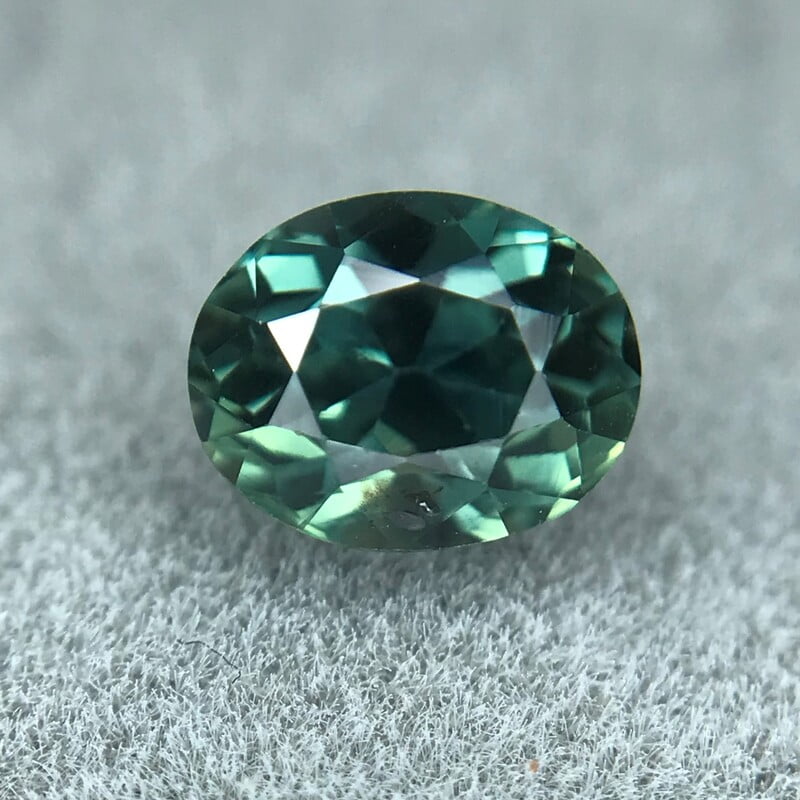 0.85ct Oval Brilliant Cut Sapphire 0.85ct Oval Brilliant Cut Sapphire