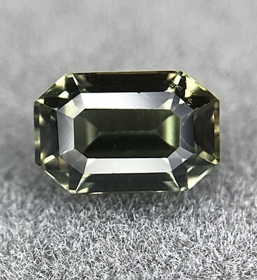 0.91ct Octagon Step Cut Sapphire 0.91ct Octagon Step Cut Sapphire