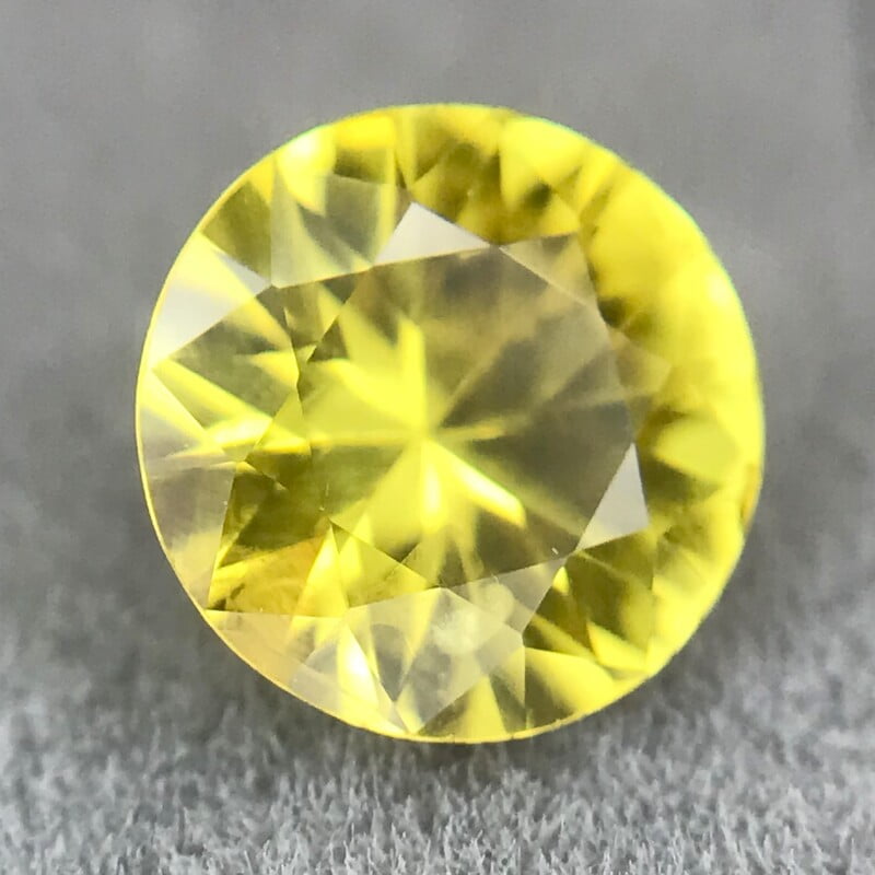 0.90ct Round Brilliant Cut Sapphire 0.90ct Round Brilliant Cut Sapphire