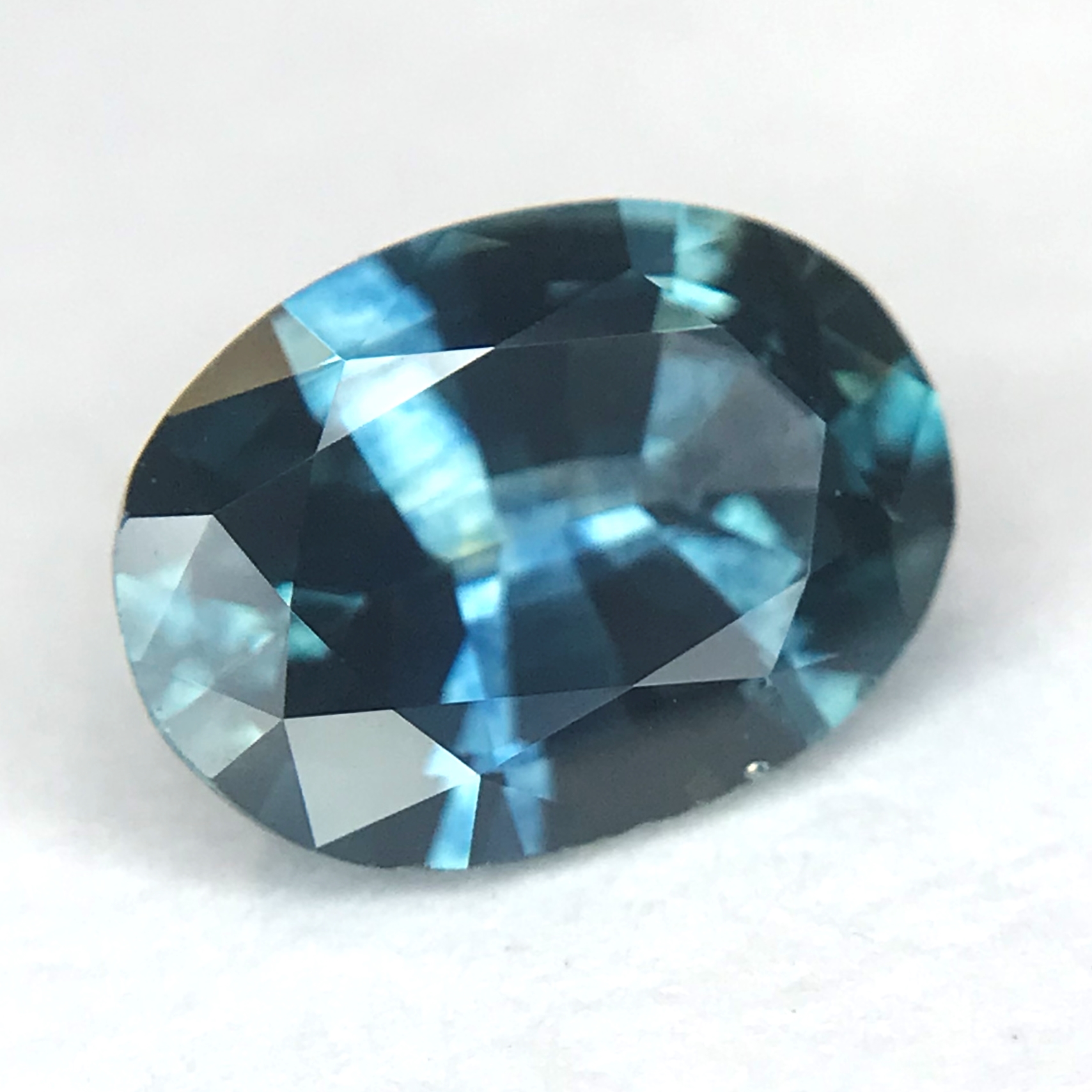 0.84ct Oval Brilliant Cut Sapphire 0.84ct Oval Brilliant Cut Sapphire