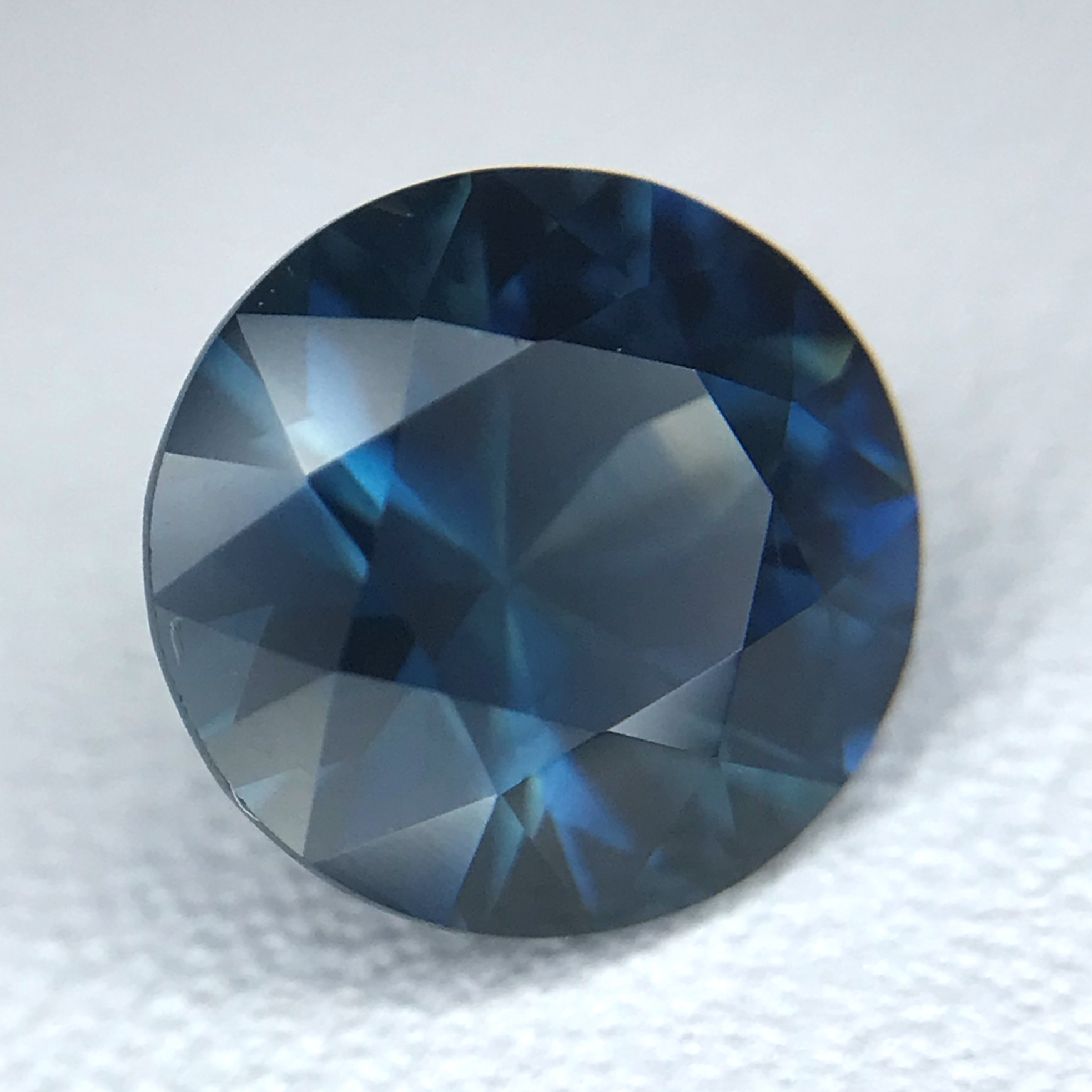 1.55ct Round Brilliant Cut Sapphire 1.55ct Round Brilliant Cut Sapphire