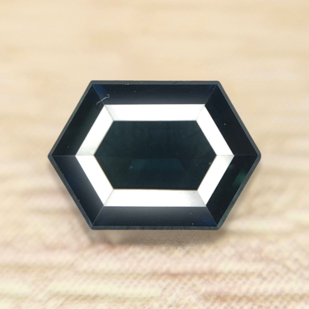 0.76ct Hexagon Step Cut Sapphire 0.76ct Hexagon Step Cut Sapphire