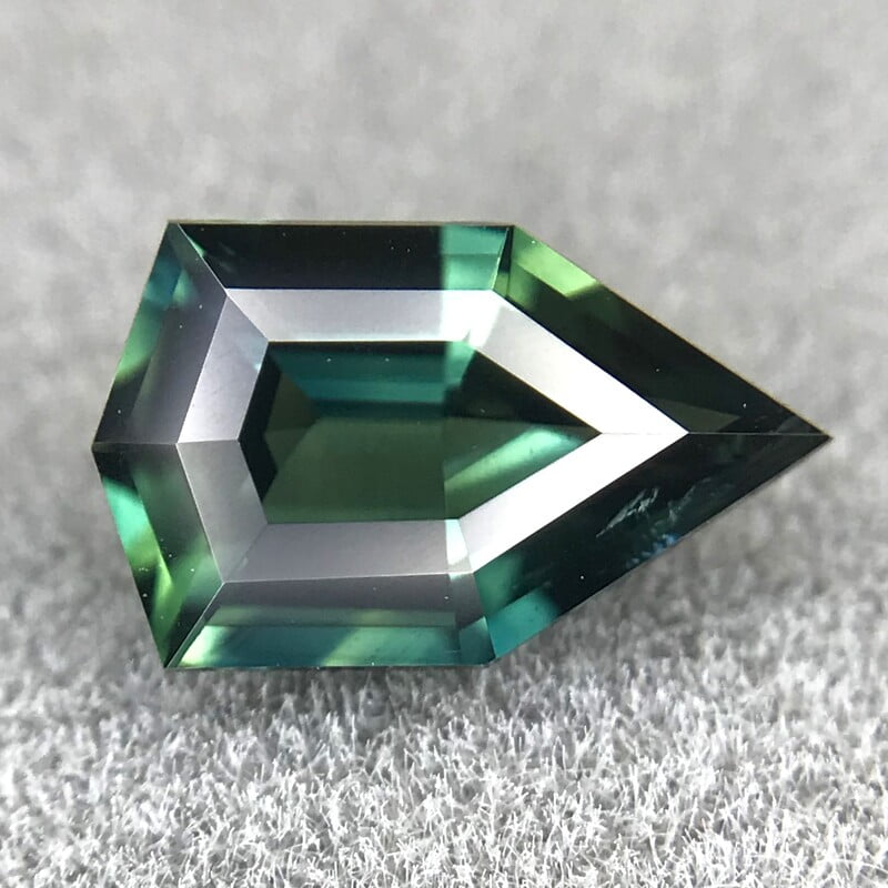 0.86ct Fancy Step Cut Sapphire 0.86ct Fancy Step Cut Sapphire
