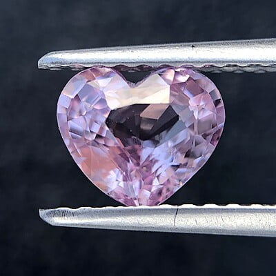 1.09ct Heart Brilliant Cut Sapphire 1.09ct Heart Brilliant Cut Sapphire