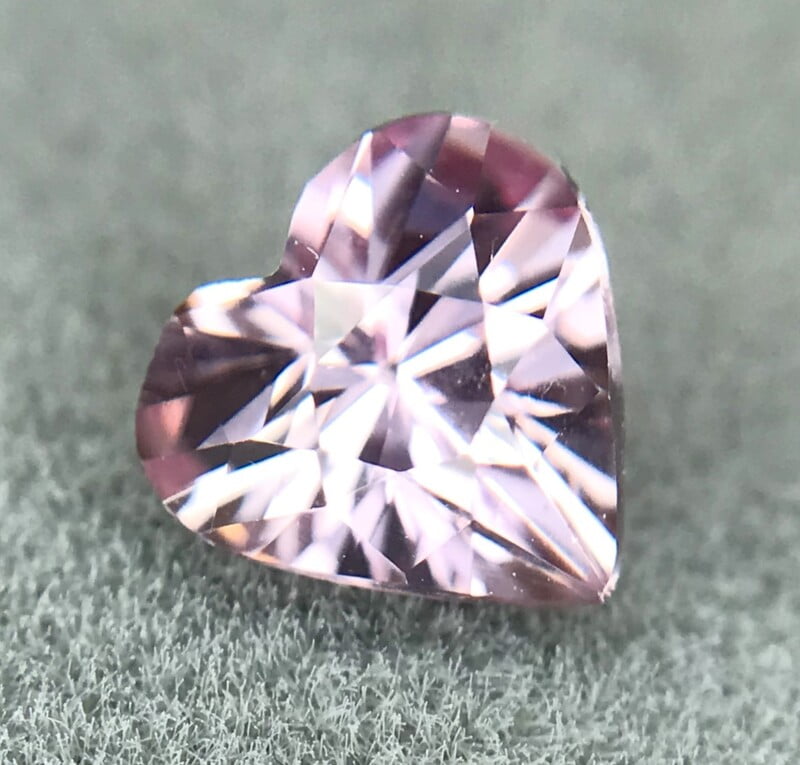 0.58ct Heart Brilliant Cut Sapphire 0.58ct Heart Brilliant Cut Sapphire