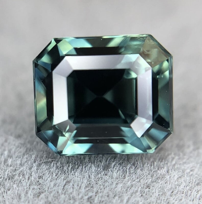1.57ct Octagon Step Cut Sapphire 1.57ct Octagon Step Cut Sapphire