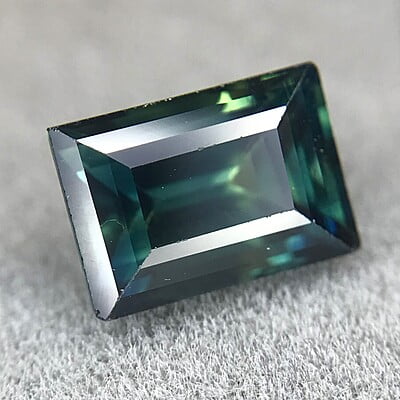 1.57ct Baguette Step Cut Sapphire 1.57ct Baguette Step Cut Sapphire