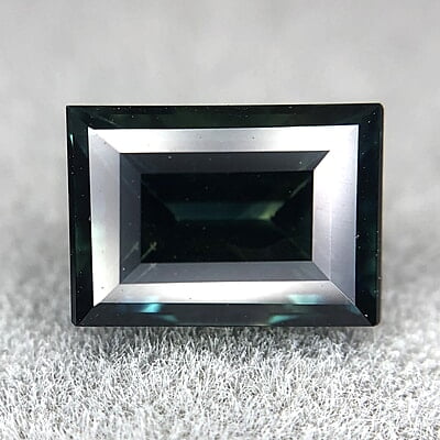 1.85ct Baguette Step Cut Sapphire 1.85ct Baguette Step Cut Sapphire