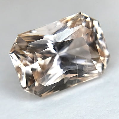 3.70ct Radiant Brilliant Cut Sapphire 3.70ct Radiant Brilliant Cut Sapphire