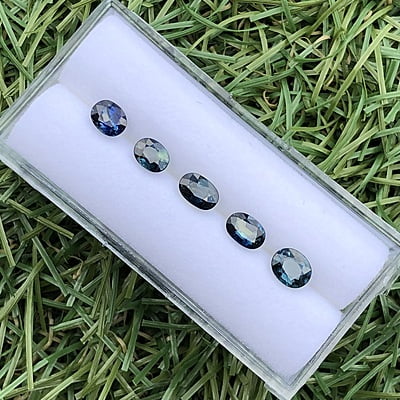2.23tcw Oval Mixed Cut Sapphire Parcel (5pcs) 2.23tcw Oval Mixed Cut Sapphire Parcel (5pcs)