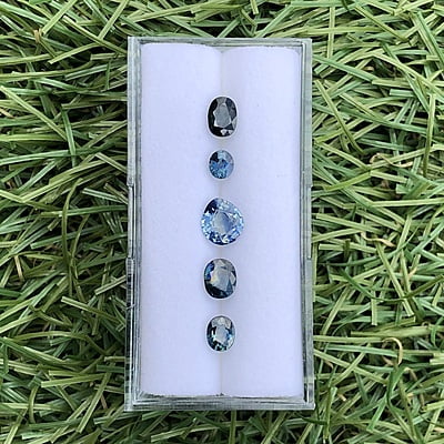 2.63tcw Oval Mixed Cut Sapphire Parcel (5pcs) 2.63tcw Oval Mixed Cut Sapphire Parcel (5pcs)