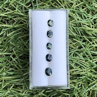2.35tcw Oval Mixed Cut Sapphire Parcel (5pcs) 2.35tcw Oval Mixed Cut Sapphire Parcel (5pcs)