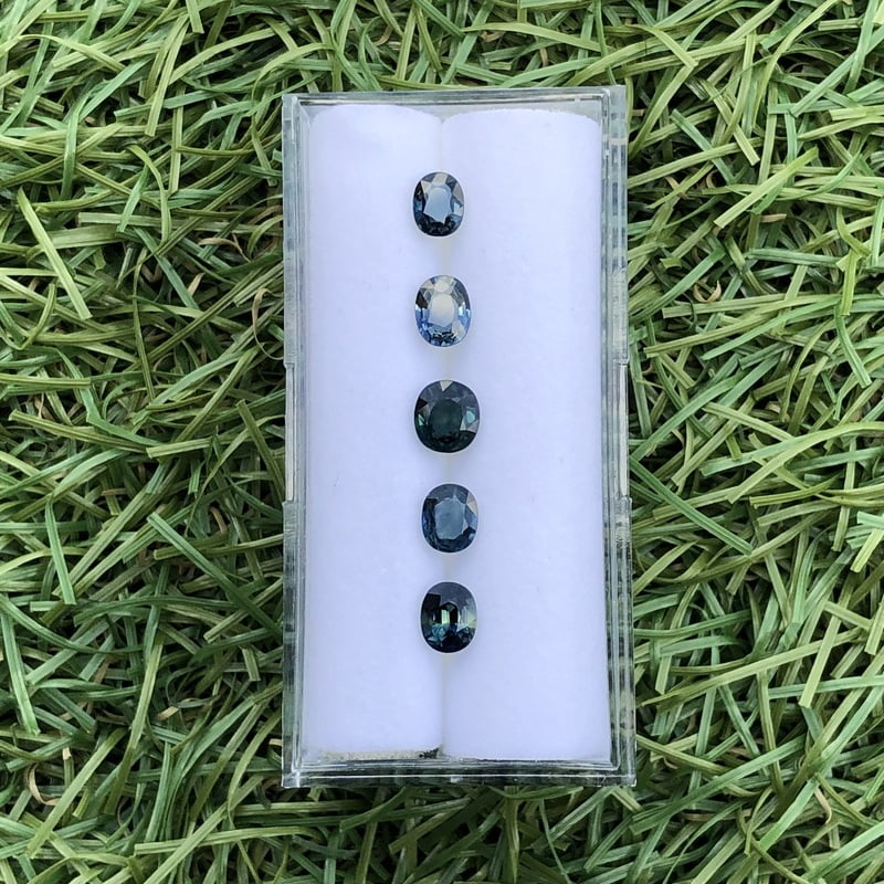2.13tcw Oval Mixed Cut Sapphire Parcel (5pcs) 2.13tcw Oval Mixed Cut Sapphire Parcel (5pcs)