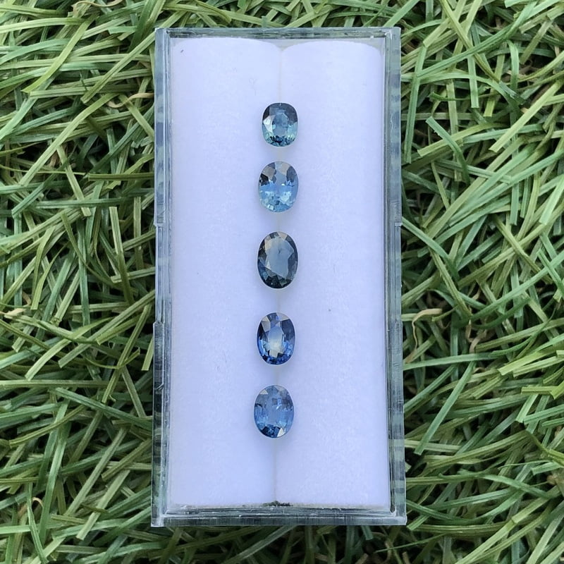 2.15tcw Oval Mixed Cut Sapphire Parcel (5pcs) 2.15tcw Oval Mixed Cut Sapphire Parcel (5pcs)