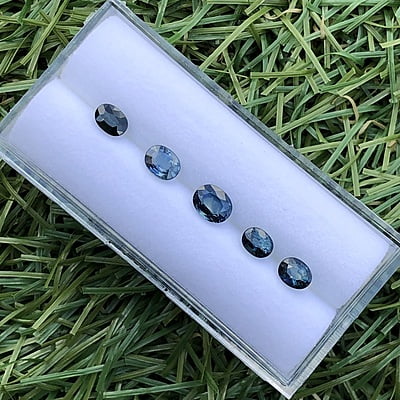 1.79tcw Oval Mixed Cut Sapphire Parcel (5pcs) 1.79tcw Oval Mixed Cut Sapphire Parcel (5pcs)