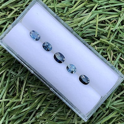 1.64tcw Oval Mixed Cut Sapphire Parcel (5pcs) 1.64tcw Oval Mixed Cut Sapphire Parcel (5pcs)