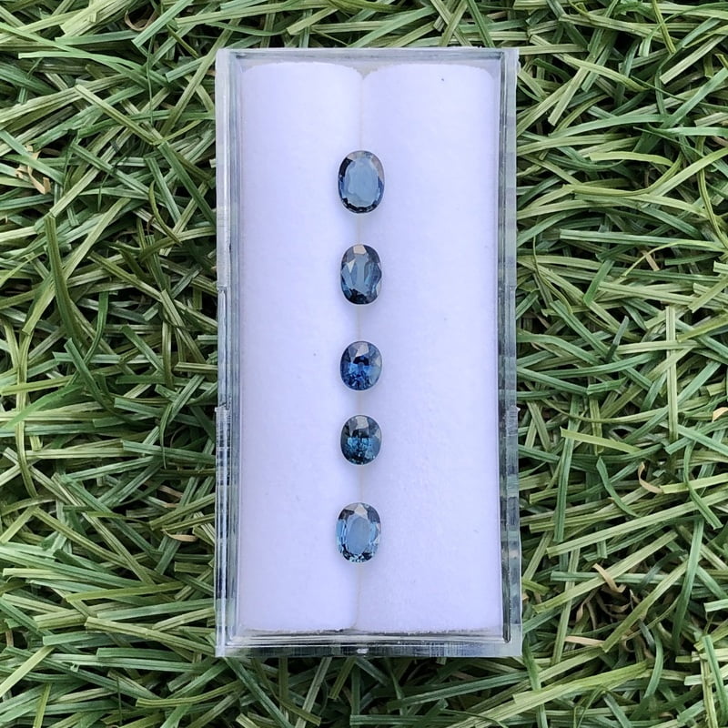 1.54tcw Oval Mixed Cut Sapphire Parcel (5pcs) 1.54tcw Oval Mixed Cut Sapphire Parcel (5pcs)